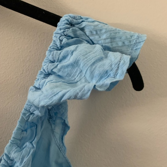 Urban Outfitters small flowy blue top - Picture 3 of 4